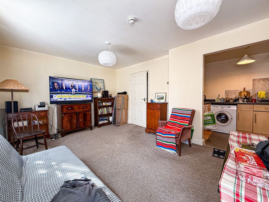 Property photo 2 of 9 4163886