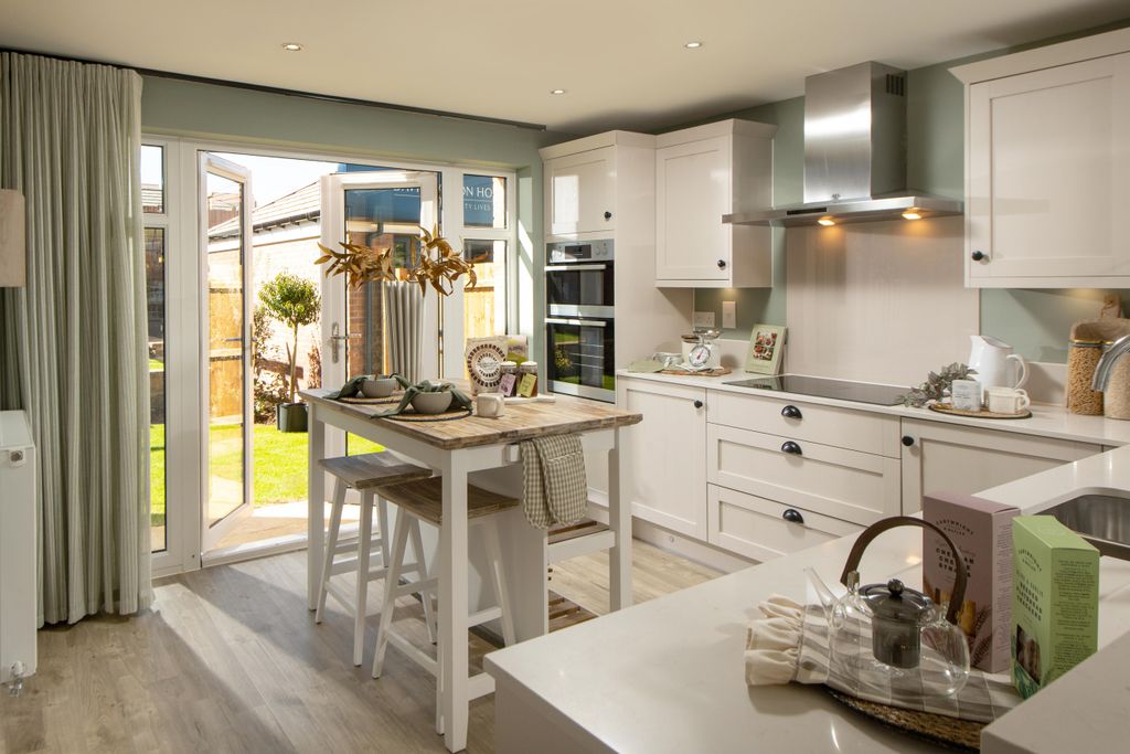 Property photo 3 of 10 Avondale Kitchen Diner - Castle Reach
