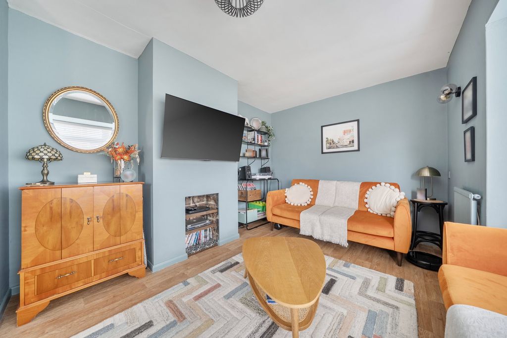 Property photo 2 of 18