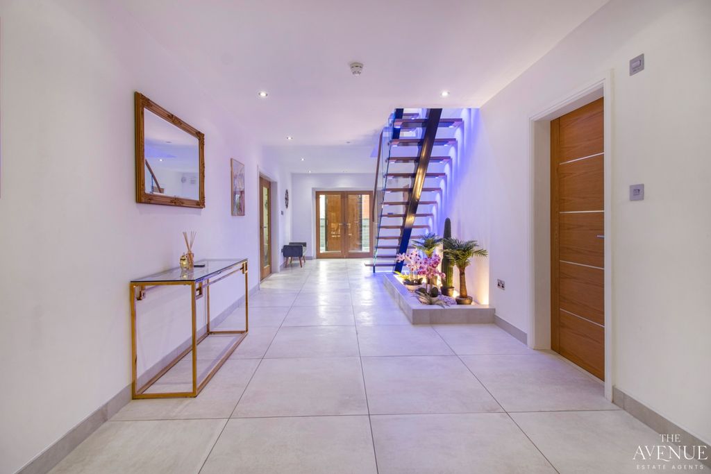 Property photo 3 of 28 4751134