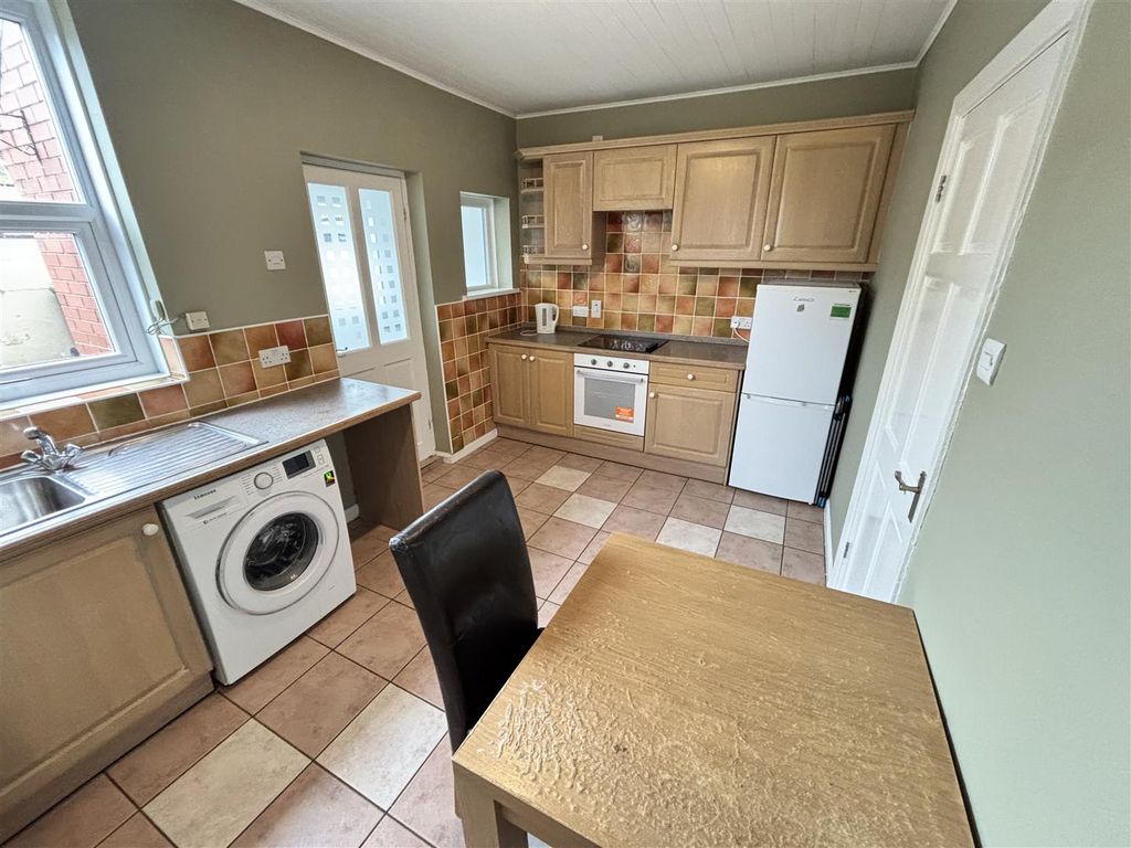 Property photo 3 of 13 Kitchen/Diner