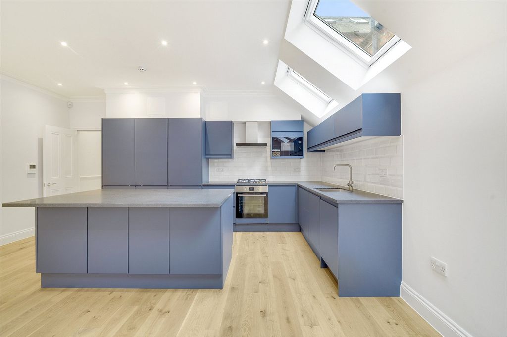 Property photo 3 of 19 Picture No. 06