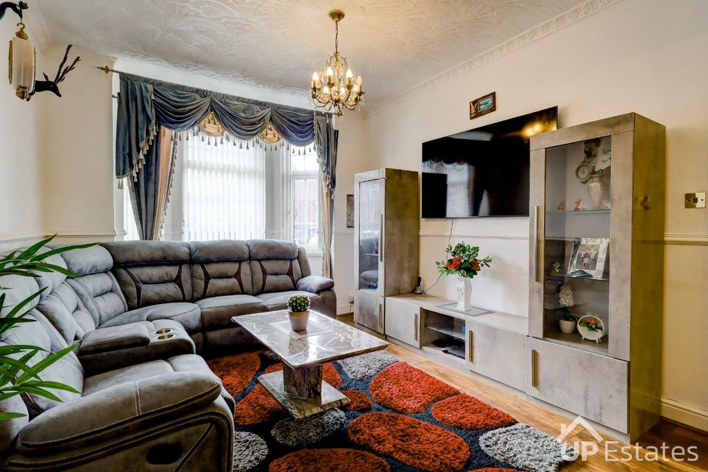 Property photo 3 of 23