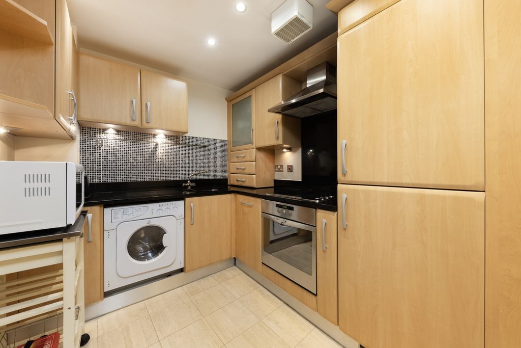 Property photo 2 of 14 Kitchen
