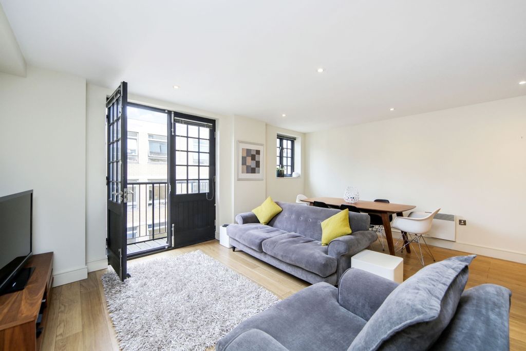 Property photo 3 of 12 Ph11_837574_2_Edi...