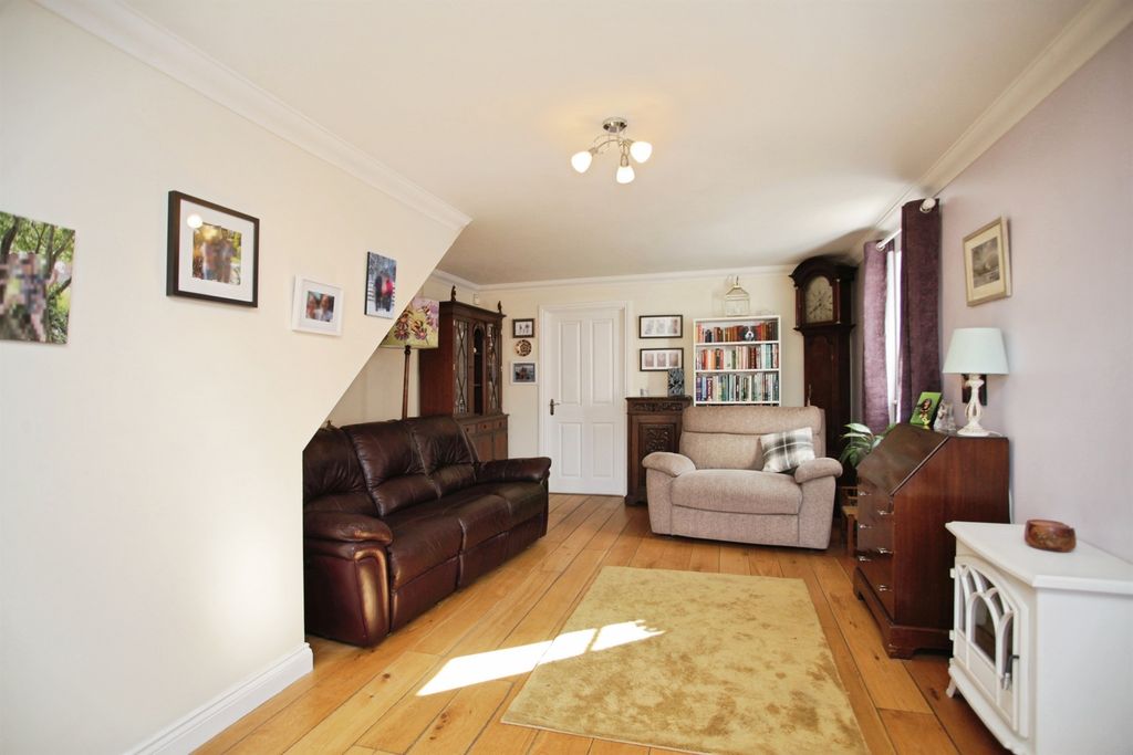 Property photo 2 of 26