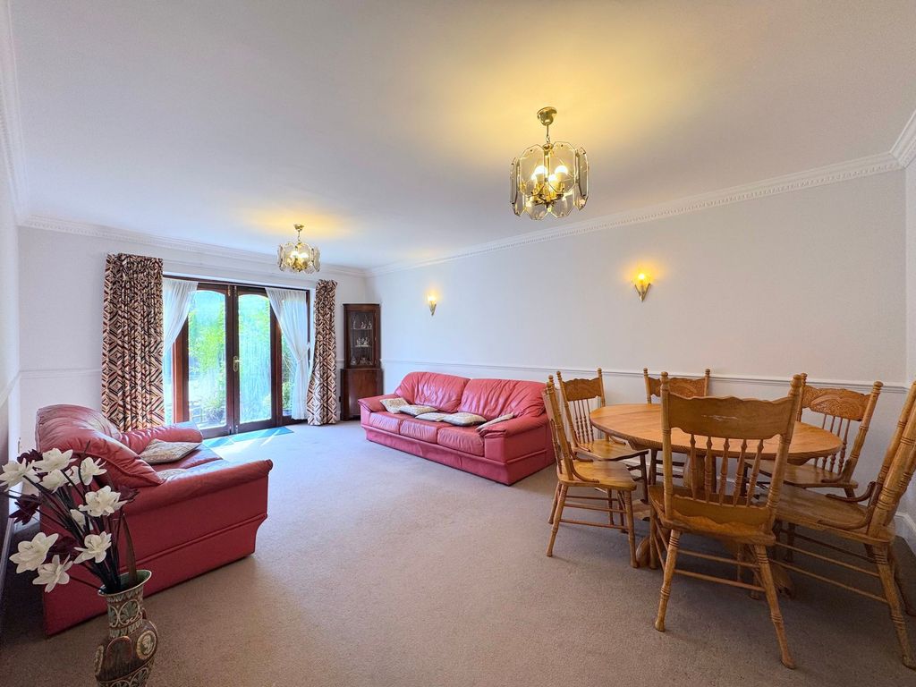 Property photo 2 of 11 Reception/Dining Area