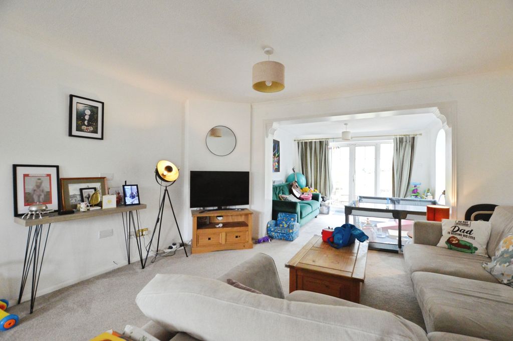 Property photo 2 of 13