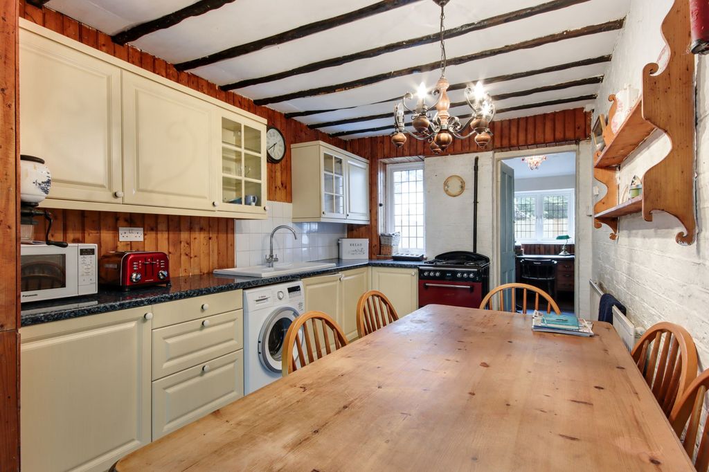 Property photo 2 of 23