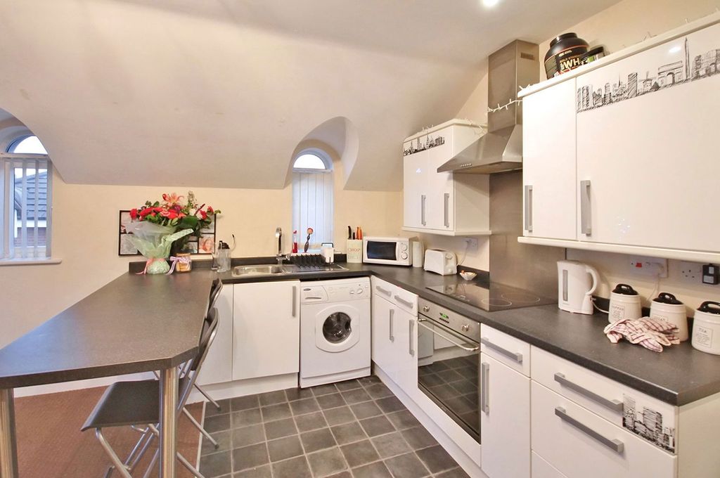 Property photo 2 of 6