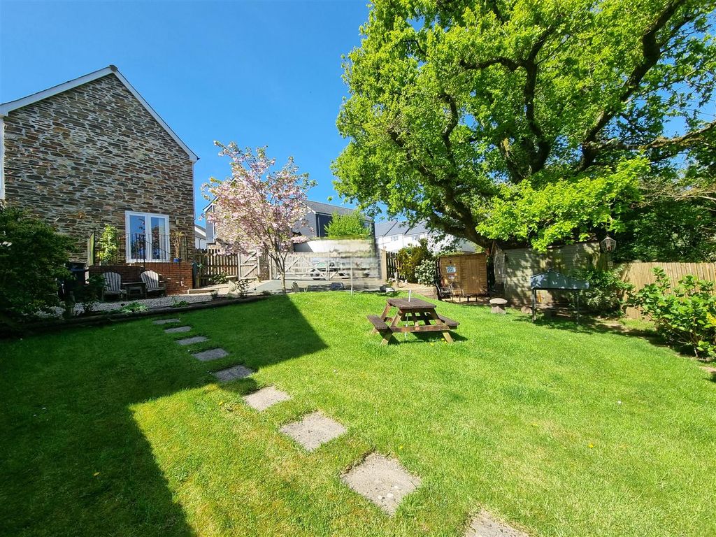 Property photo 3 of 19 Side.Jpg
