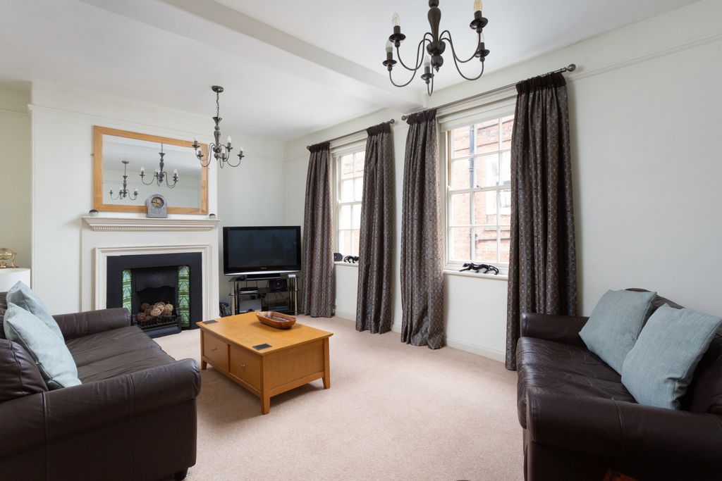 Property photo 3 of 13 Sitting Room