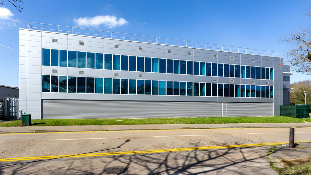 Property photo 2 of 5 Miles Gray Road, Basildon, Essex Ss14 3Fr (Regency House) (2).Png