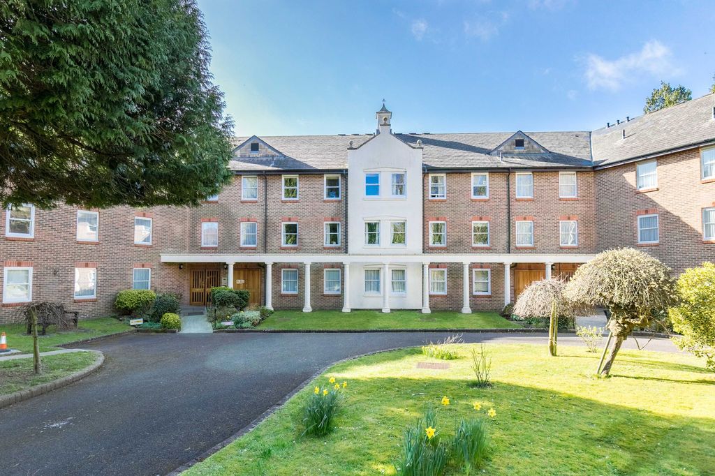 Property photo 1 of 12