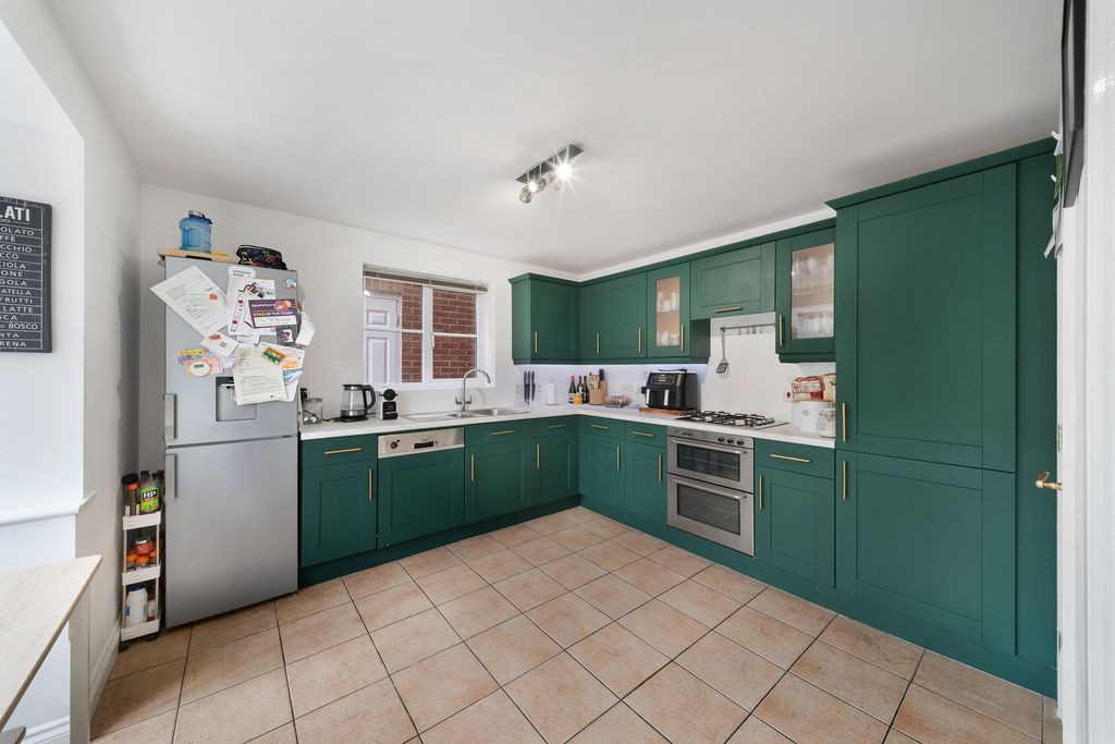 Property photo 2 of 42
