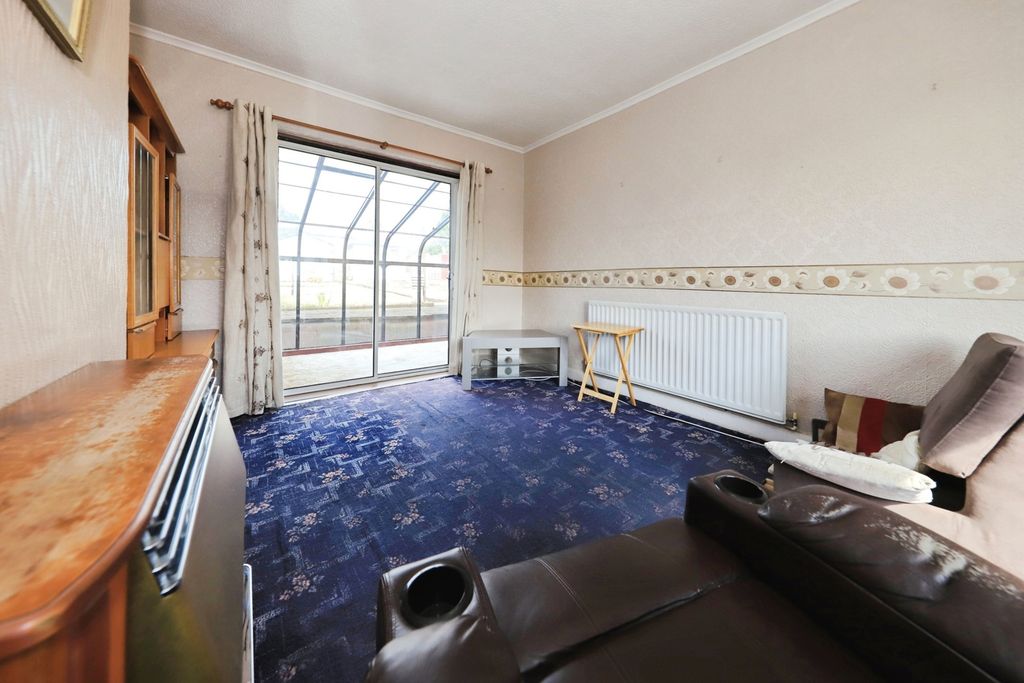 Property photo 3 of 17 Photo