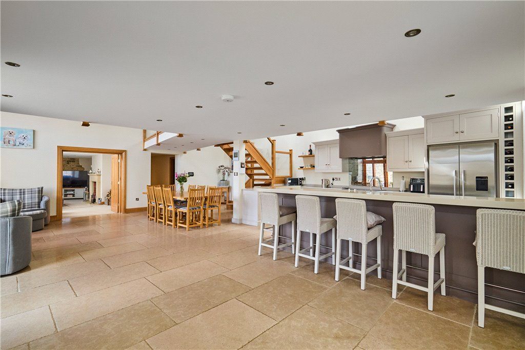 Property photo 2 of 34 Living Kitchen