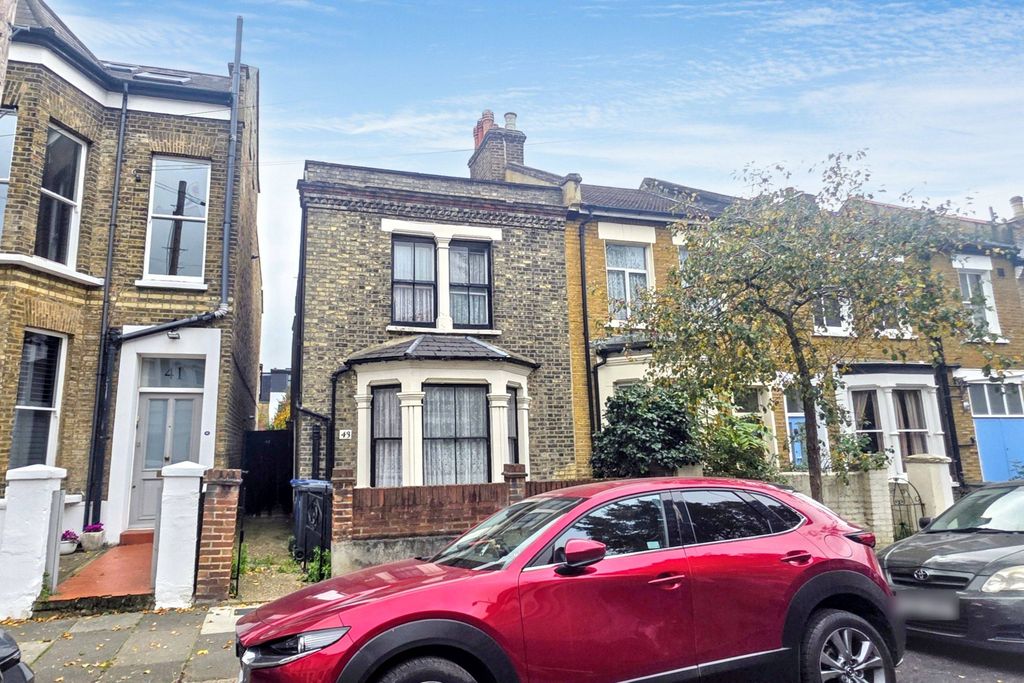 Property photo 1 of 26 43 Rothschild Road, Chiswick, London, W4 5Ht