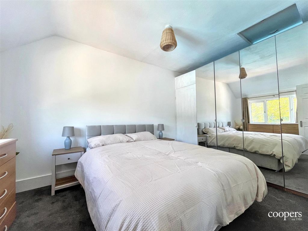 Property photo 3 of 6 Bedroom (2).Jpg
