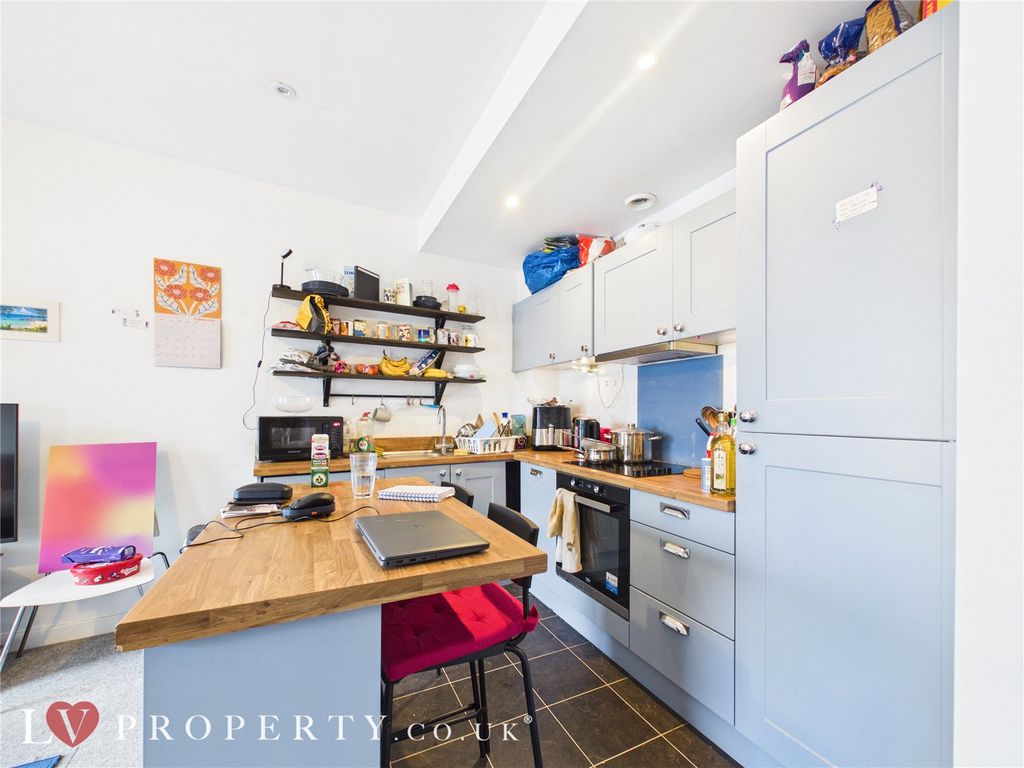 Property photo 3 of 7 Picture No. 05