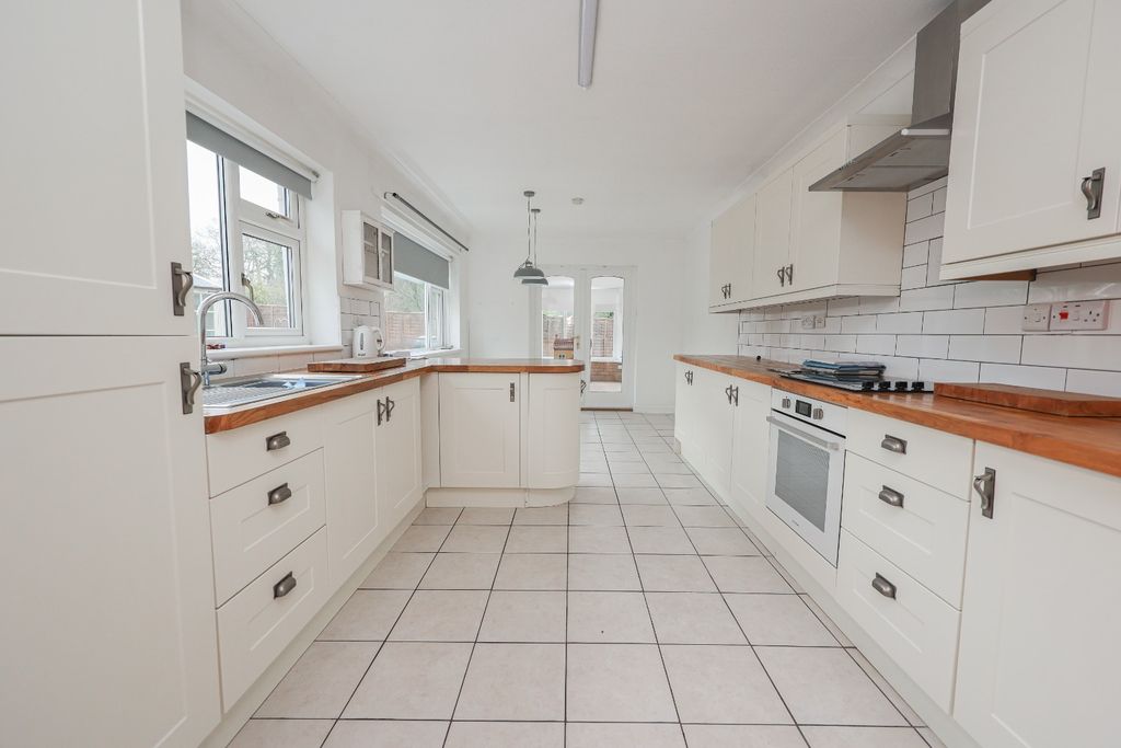 Property photo 2 of 30 4645151