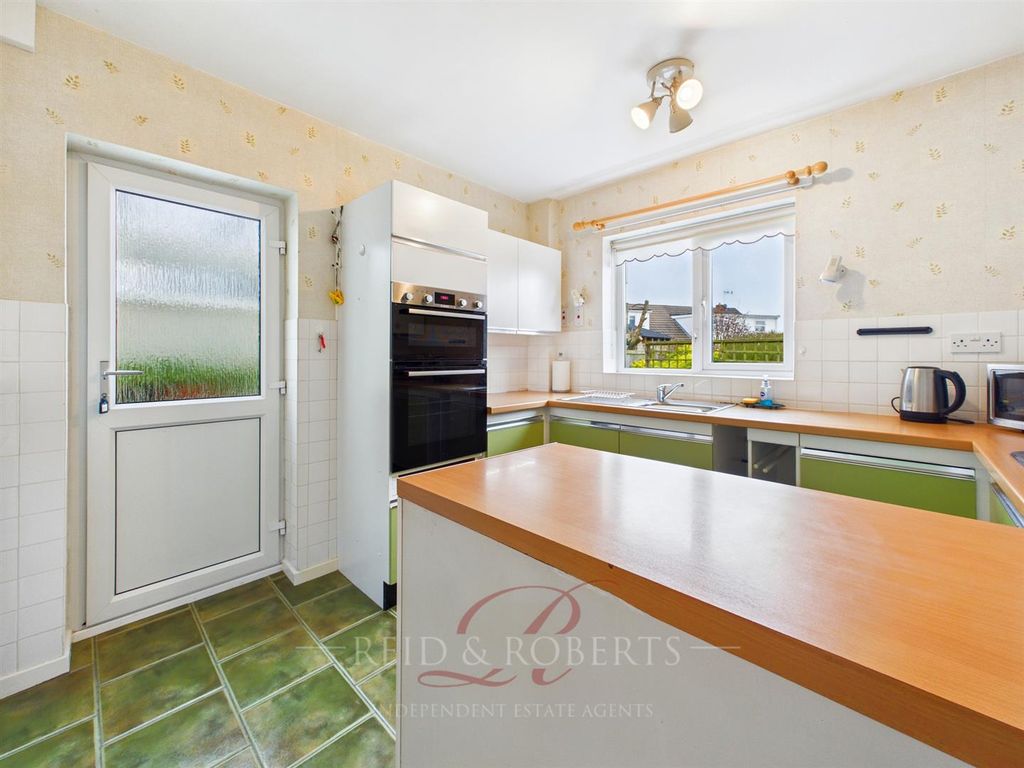 Property photo 2 of 31 Cam03999G0-Pr0221-Still014.Jpg