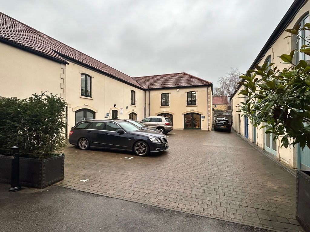 Property photo 2 of 6 Photo 4