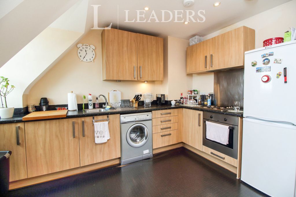 Property photo 2 of 6 Kitchen