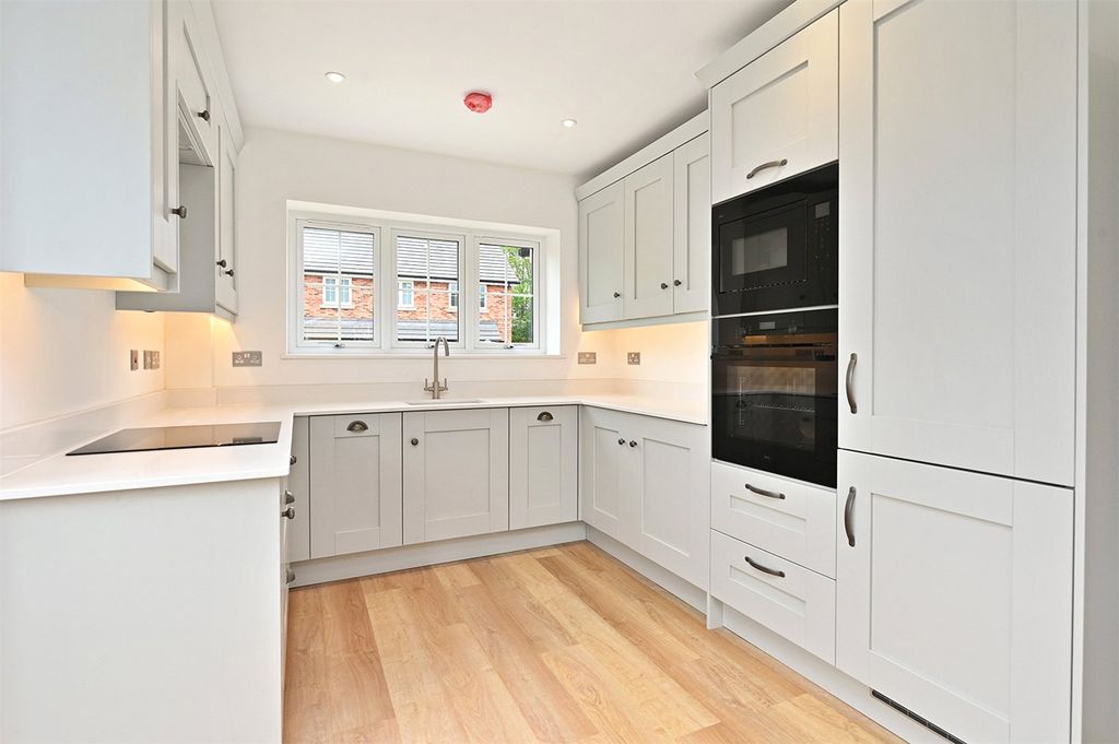 Property photo 2 of 17 Picture No. 03