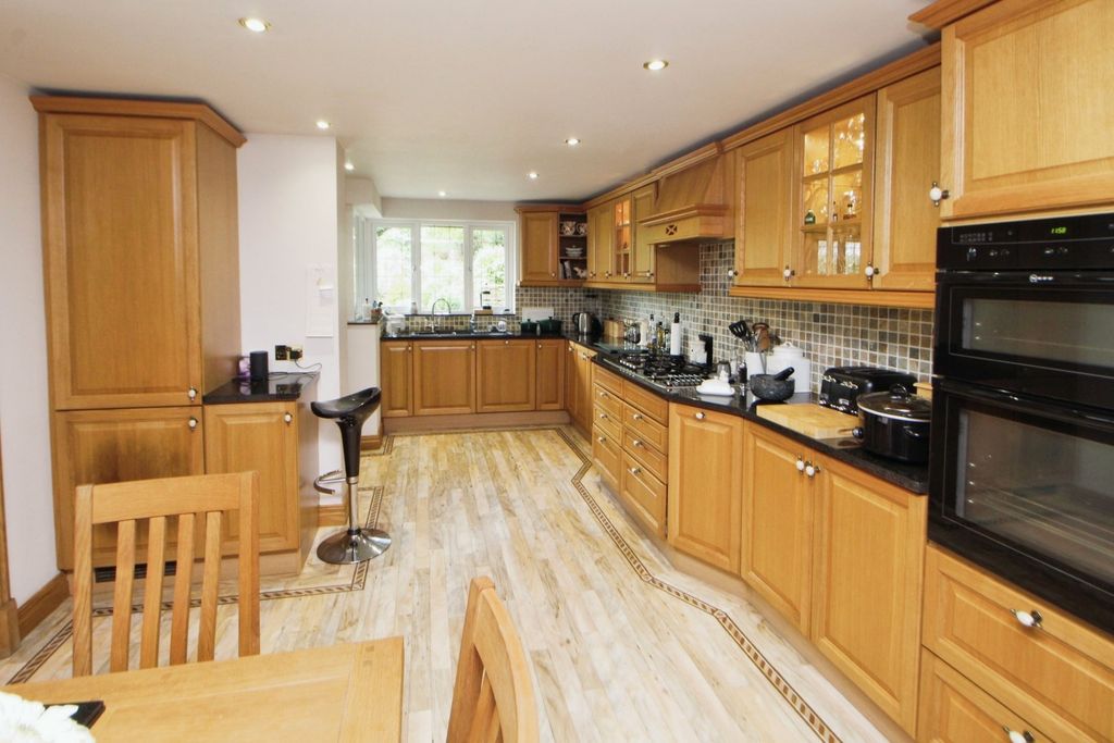 Property photo 3 of 18 Picture No. 02
