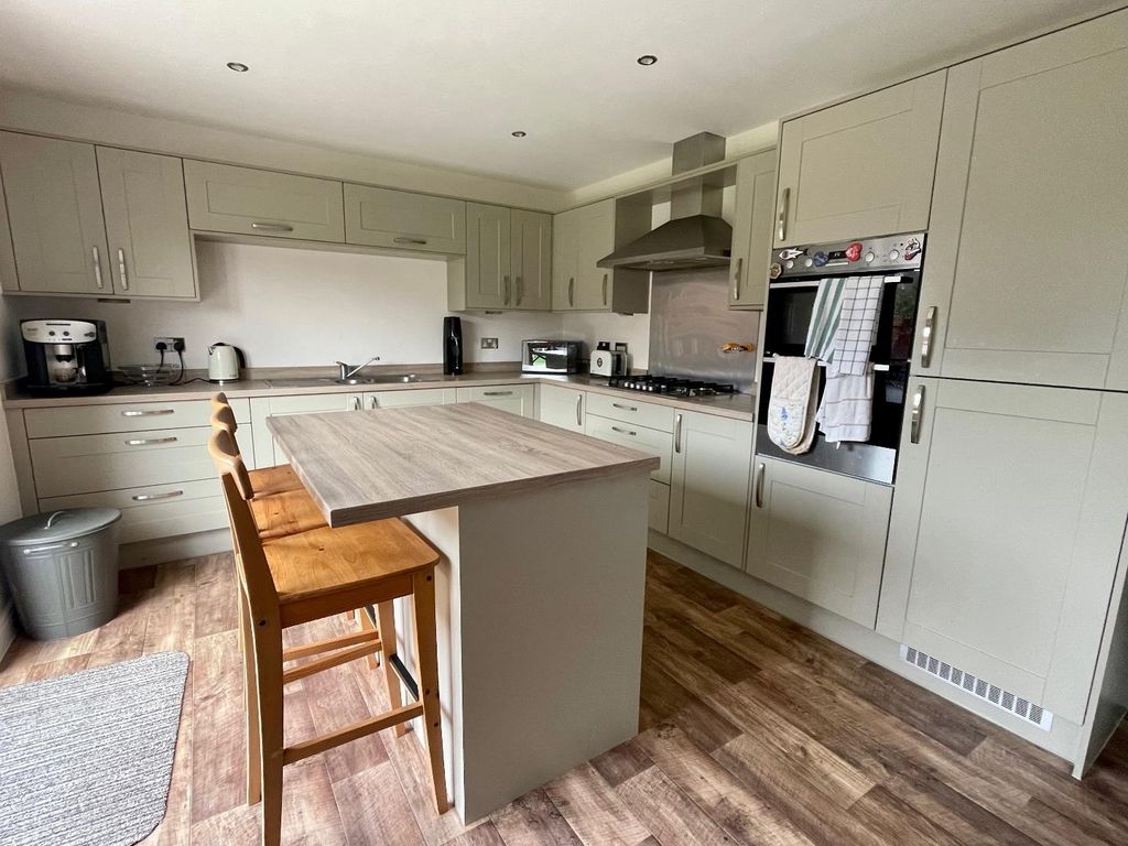 Property photo 3 of 9 F8Ebc732-6F15-42EE-B446-83F188E3Ceed.Jpeg