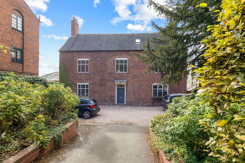 Property photo 3 of 23