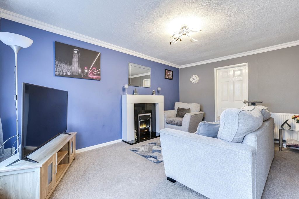 Property photo 3 of 13 Picture No. 02