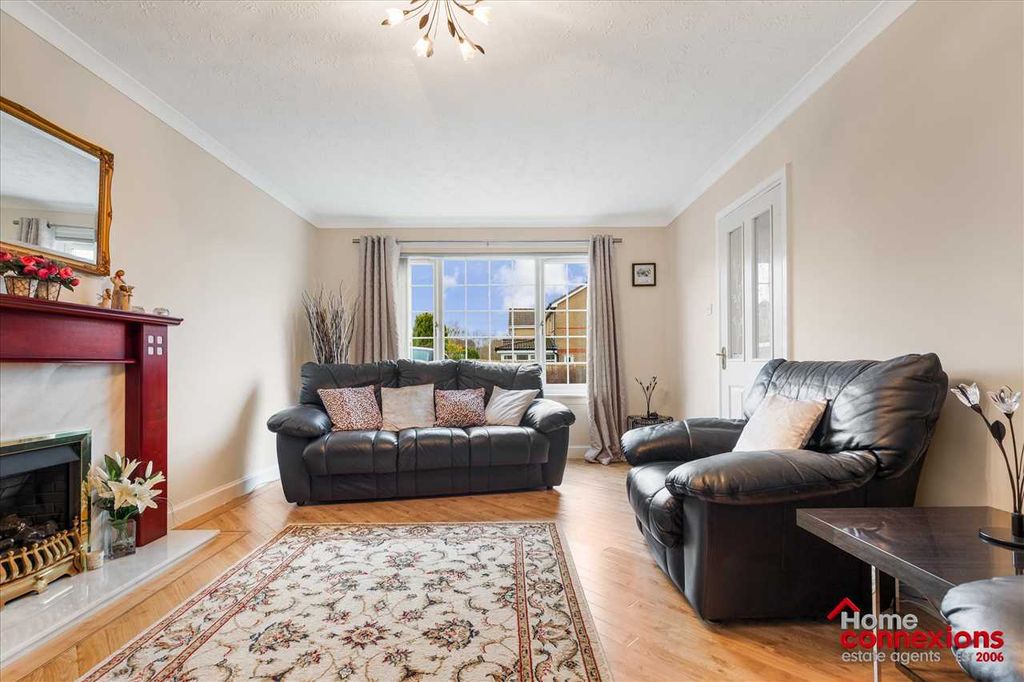 Property photo 3 of 29 Lounge (1)