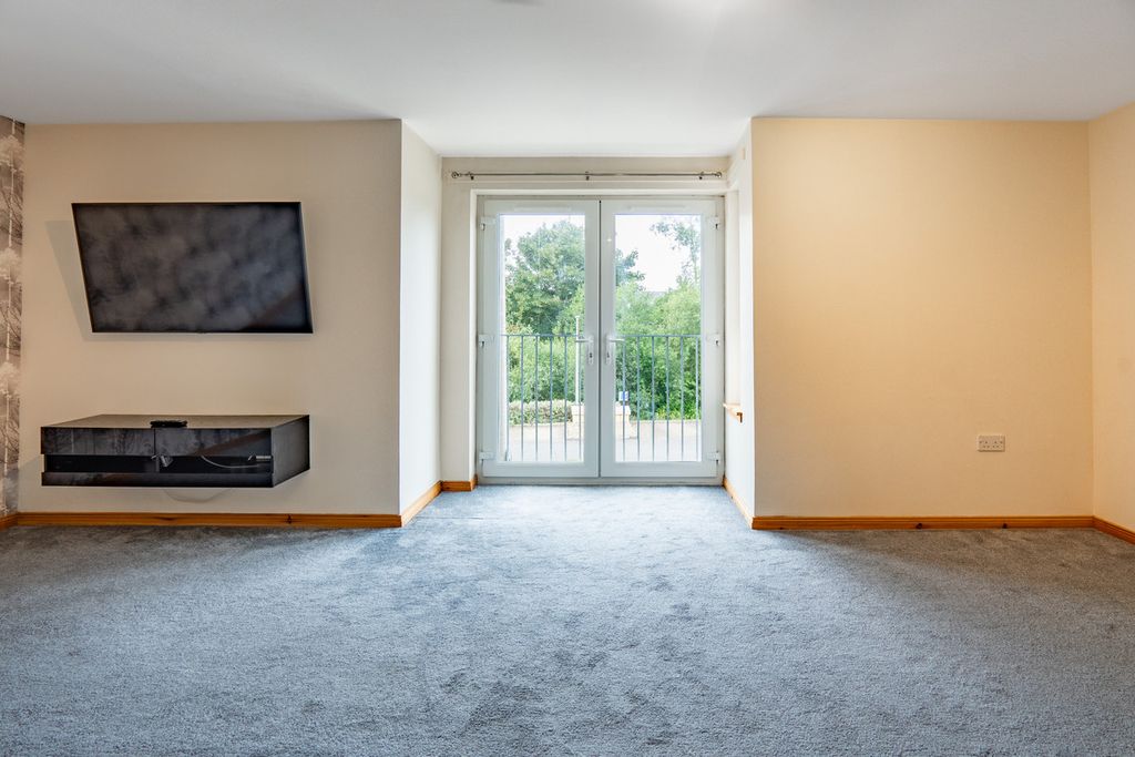Property photo 3 of 25