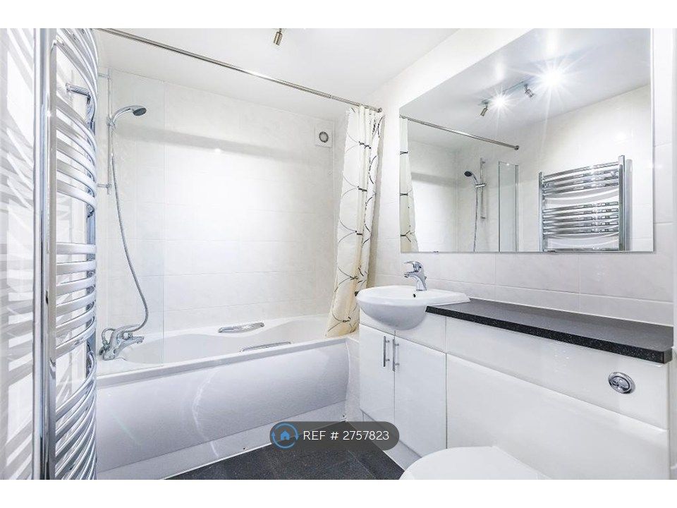 Property photo 3 of 11 Bathroom 2