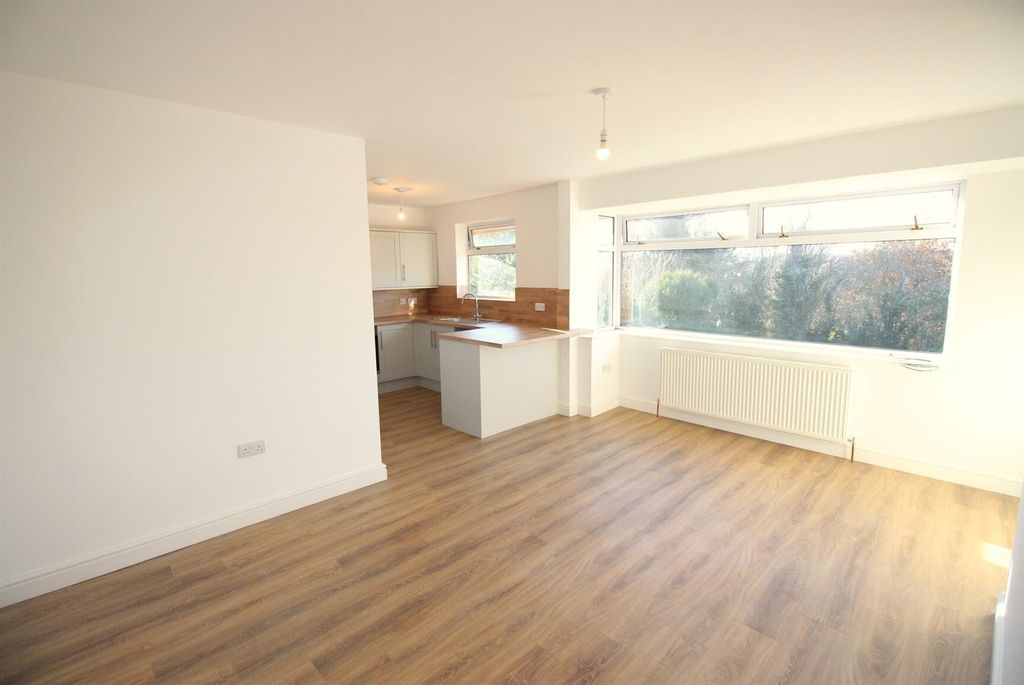 Property photo 3 of 14 5 - .Jpg