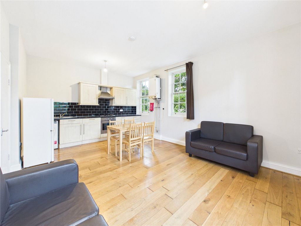 Property photo 2 of 12 Picture No. 39