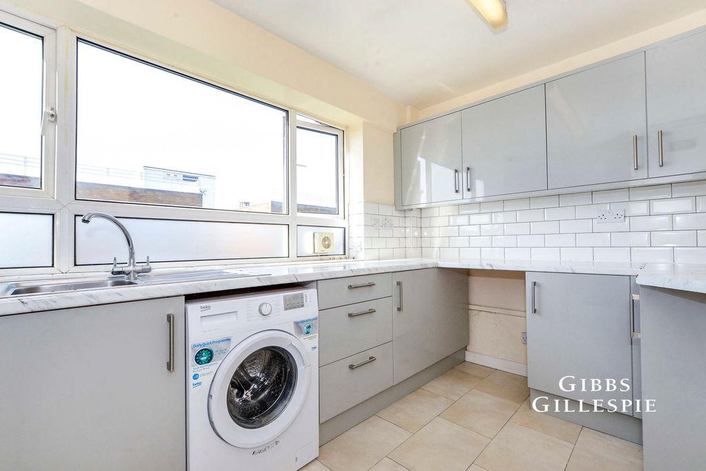 Property photo 3 of 13 Pbox-Img.Jpg