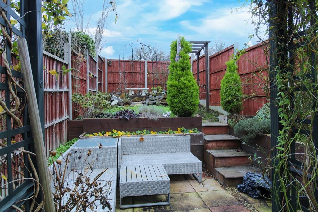 Property photo 3 of 15 Img_2109_Inpixio (2).Jpg