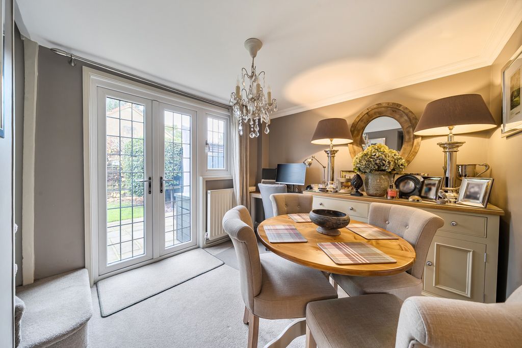 Property photo 3 of 20 1375848-18-690Cbb...