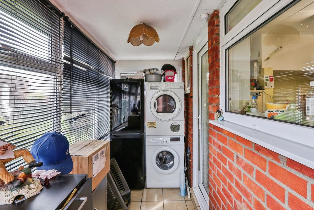 Property photo 2 of 17 Photo