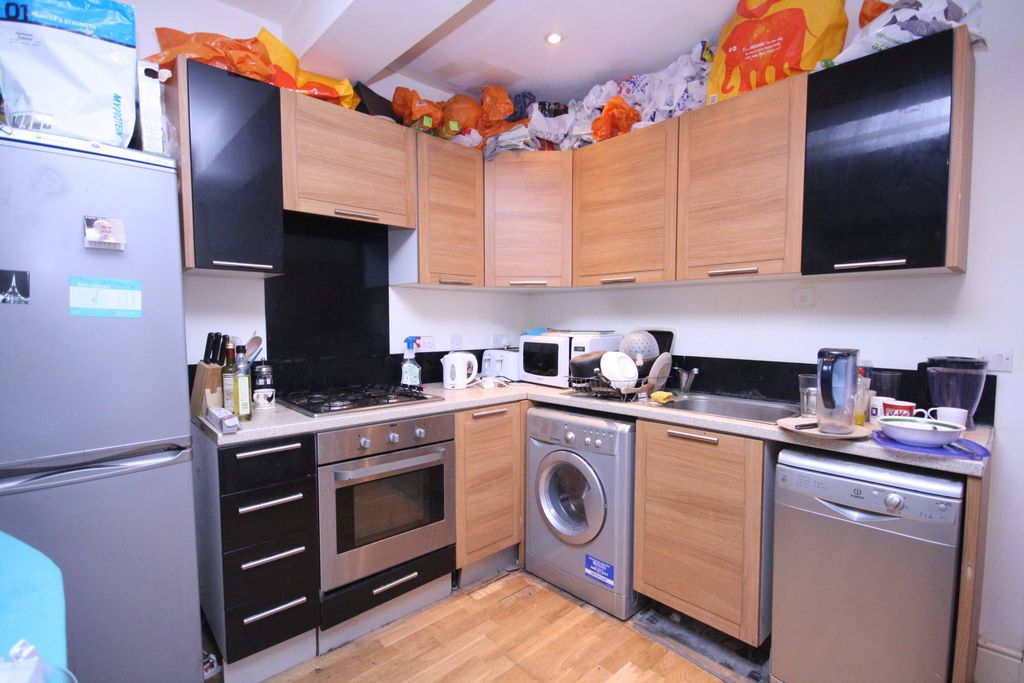 Property photo 2 of 3