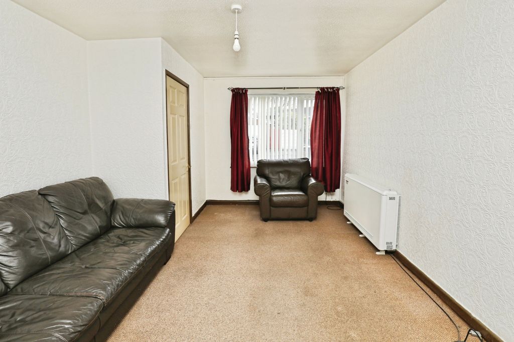 Property photo 2 of 15 Lounge