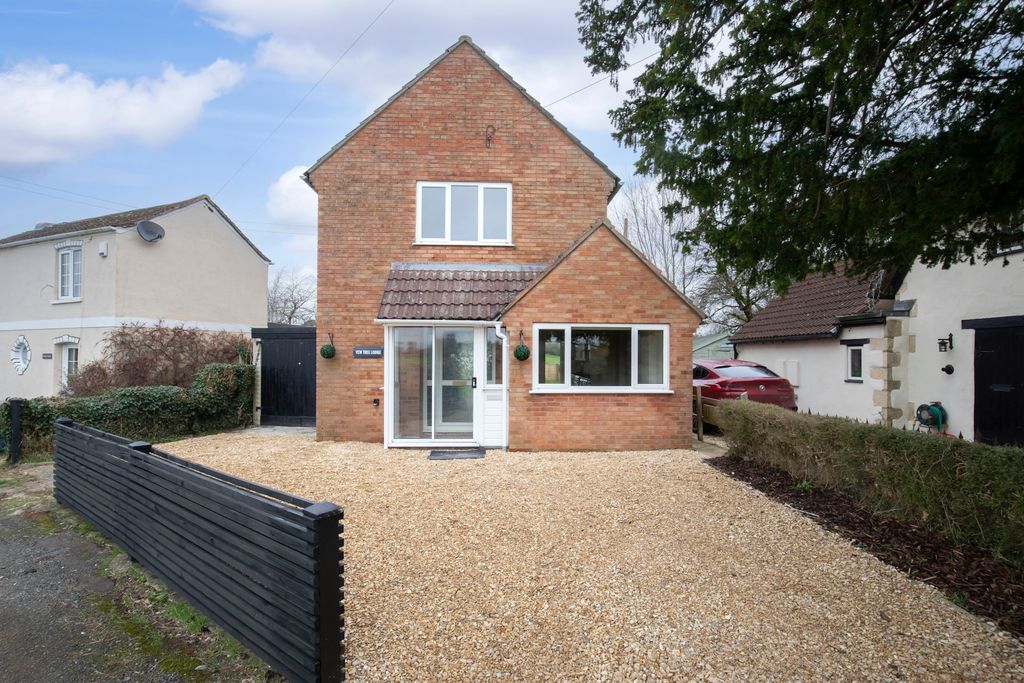 Property photo 1 of 12 Yew Tree Cottage-01