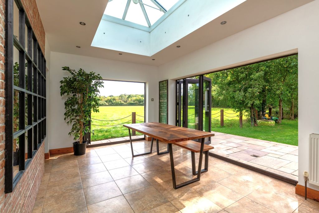 Property photo 2 of 21 Picture No. 26