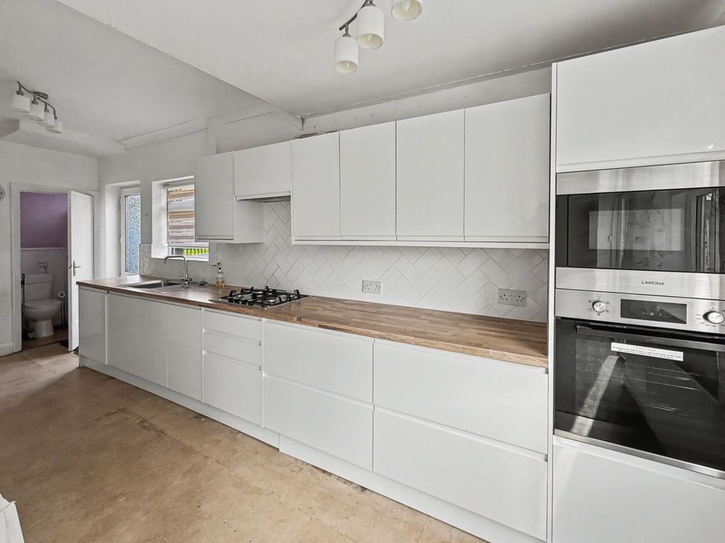 Property photo 2 of 24