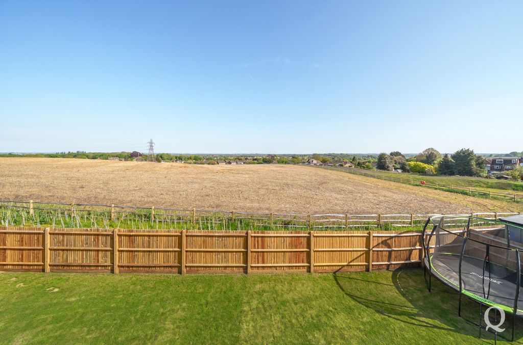 Property photo 2 of 30 Acbc02Bf-31E5-4A0...