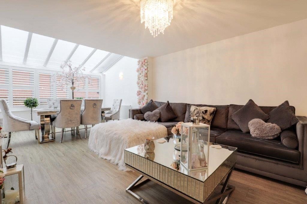 Property photo 2 of 11 Living Room