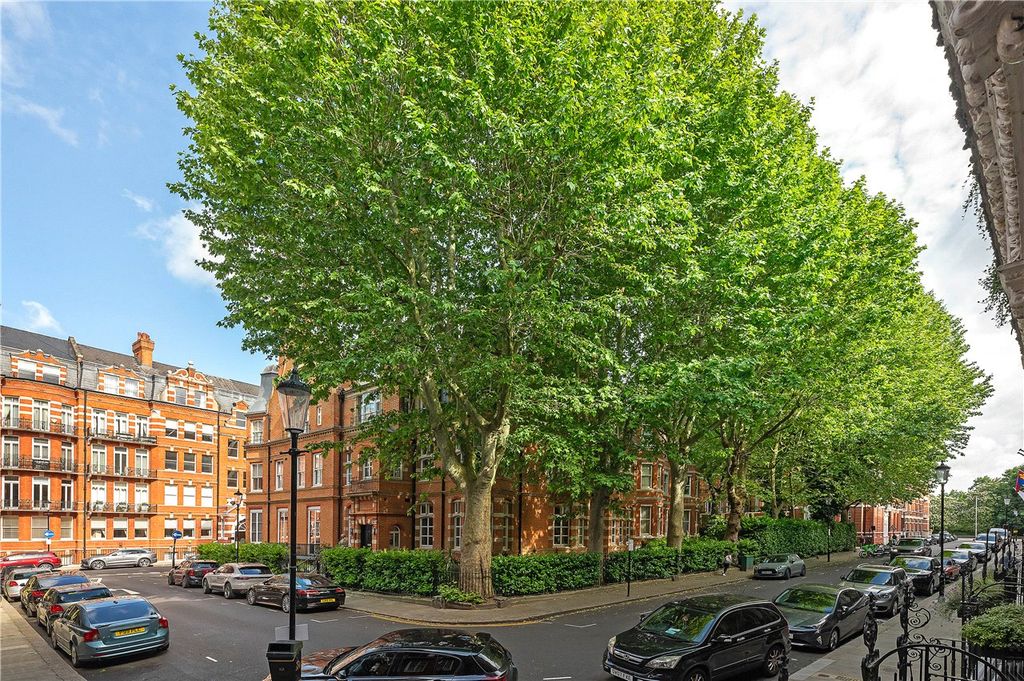 Property photo 1 of 11 External